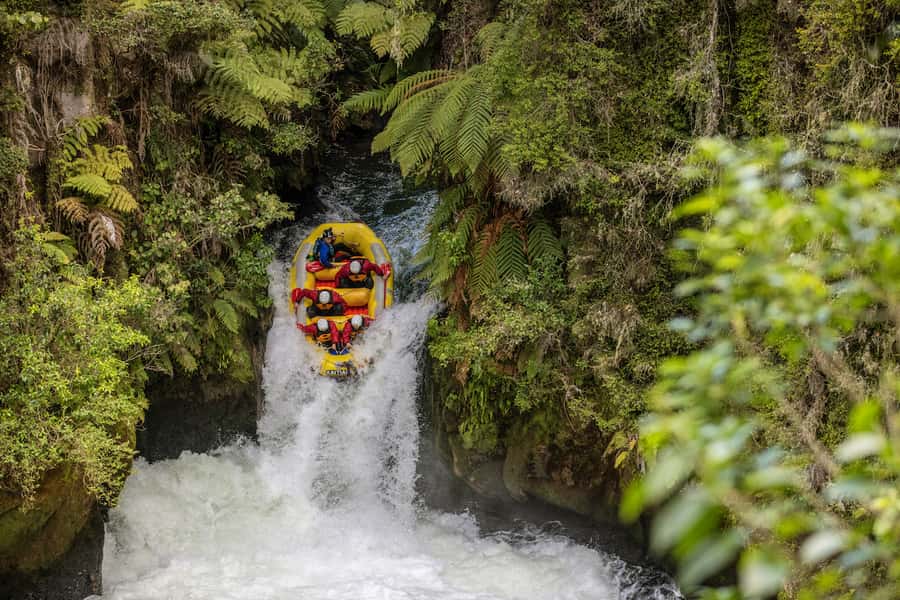 Rotorua: Kaituna Rafting & Mt. Tarawera Guided Hike Combo - Trading volcanic dust for Kaituna River spray