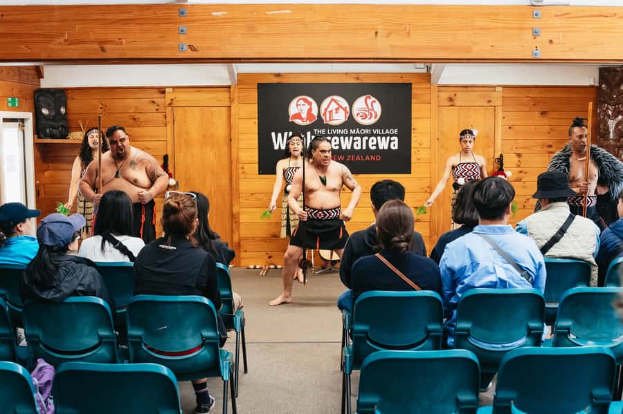 Rotorua: Māori Cultural Performance with Dancing - What happens when you arrive at Whakarewarewa