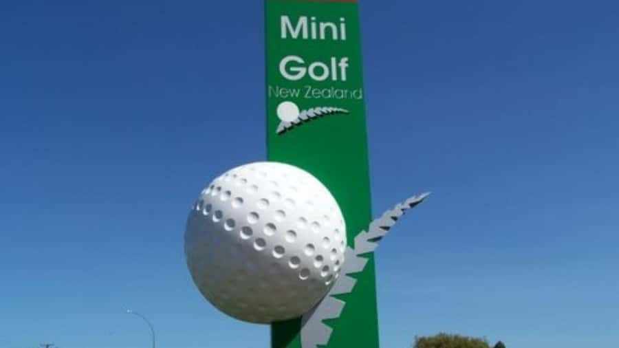 Rotorua: Mini Golf Experience - A gentle game in a very Rotorua setting