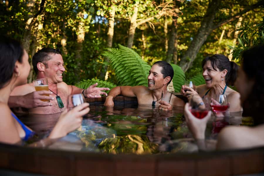 Rotorua: Secret Spot Hot Tubs - Your 45-minute cedar hot tub session