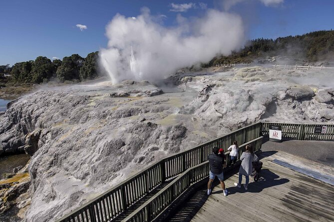 Rotorua: Te Rā Guided Experience + Haka - Guides can shape the whole visit