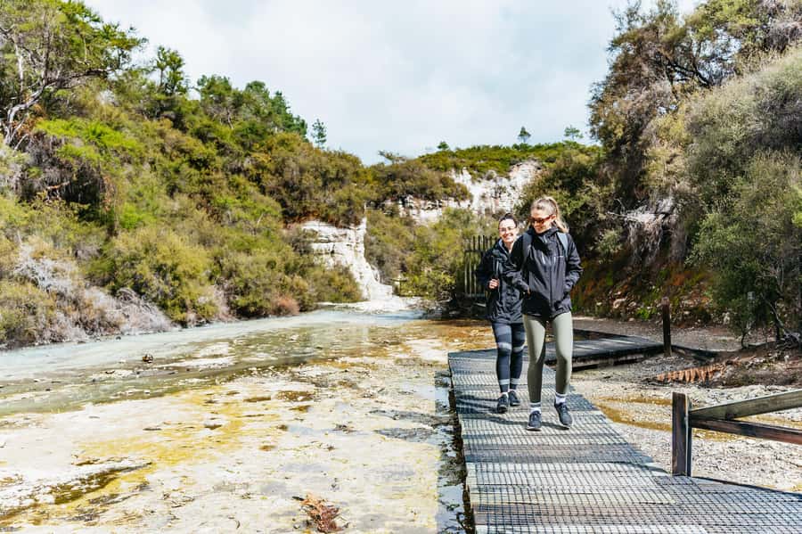 Rotorua: Wai-O-Tapu Geothermal Park Entry Ticket - Why Wai-O-Tapu feels unlike a normal walk