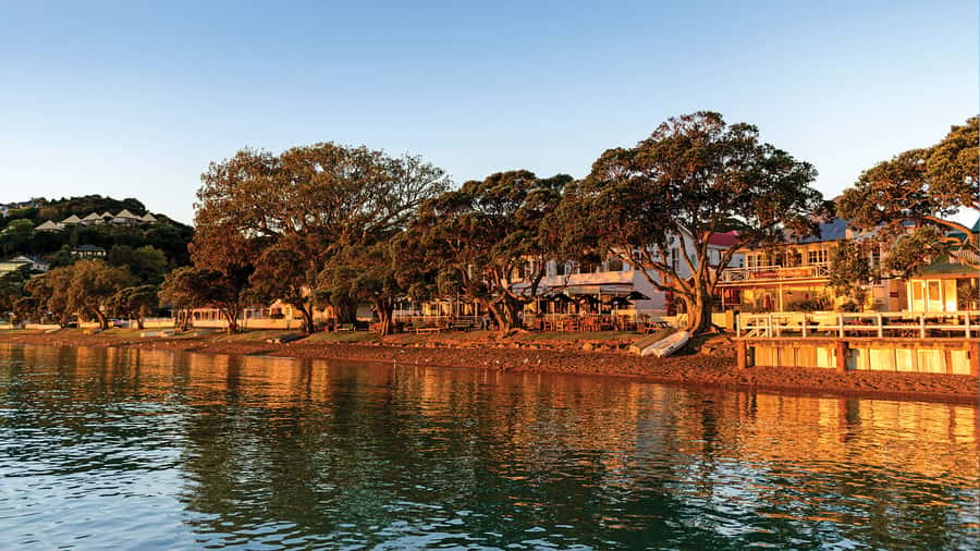 Russell: 1-Hour Sightseeing Tour by Coach & Long Beach - Why Russell deserves more than a quick stroll