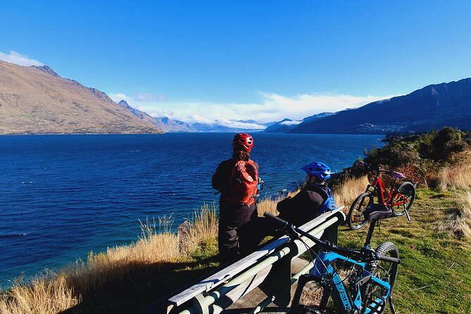 Scenic Guided eBike Tour Ride to the Lake - Along the Shotover and Kawarau rivers