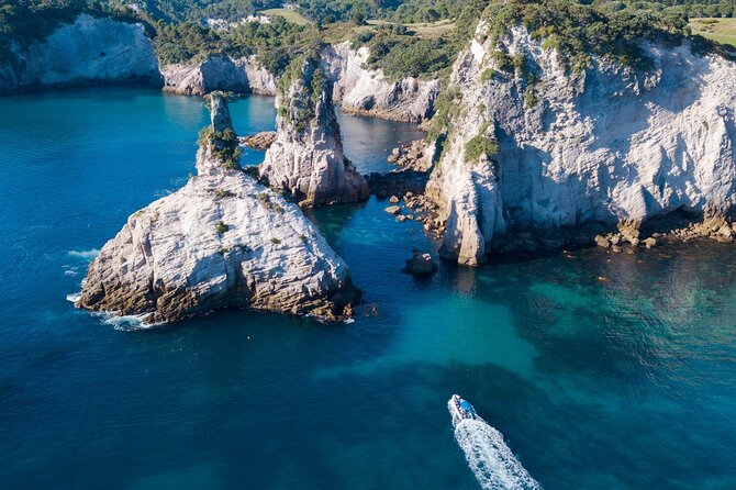 Sea Cave Adventures in the Coromandel - Starting at The Esplanade in Whitianga