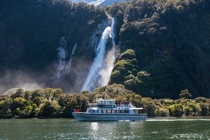 Small Group, Award Winning Milford Sound Day Experience & Cruise - Why this Milford Sound trip works from Queenstown