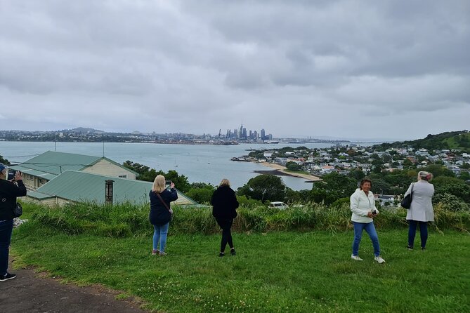 Small-Group Kumeu Wine Country Tour with Wine Tastings & Lunch - How much value do you get for $192.38?
