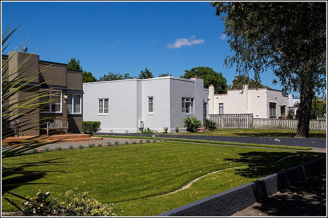 Small group - Napier City & Art Deco Tour, 2 hours - Twenty minutes at the National Tobacco Company Building