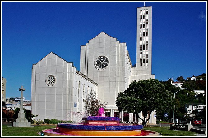 Small group - Napier City & Art Deco Tour, 2 hours - A smooth start with hotel pickup at 9 a.m.