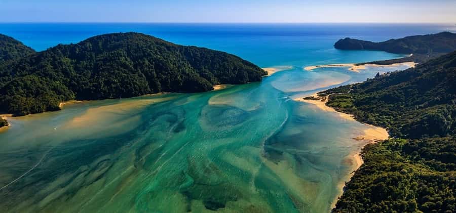 Takaka: Farewell Spit/Abel Tasman Scenic Flight - Taking off over Golden Bay