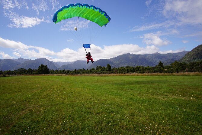Tandem Skydive 16,500ft from Franz Josef - Who will enjoy this experience most