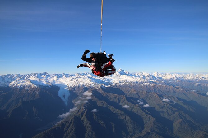 Tandem Skydive 16,500ft from Franz Josef - The preparation and tandem jump