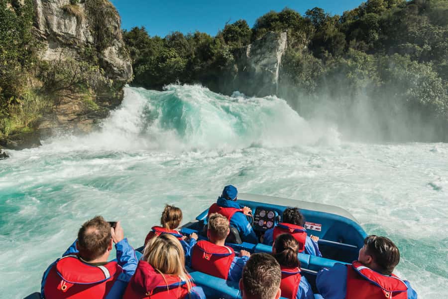 Taupō: Huka Falls 30-Minute Jet Boat Experience - Reaching Huka Falls at water level
