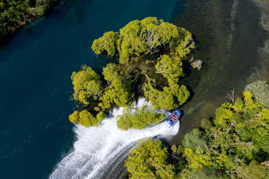 Taupō: Huka Falls 30-Minute Jet Boat Experience - Making the most of the departure