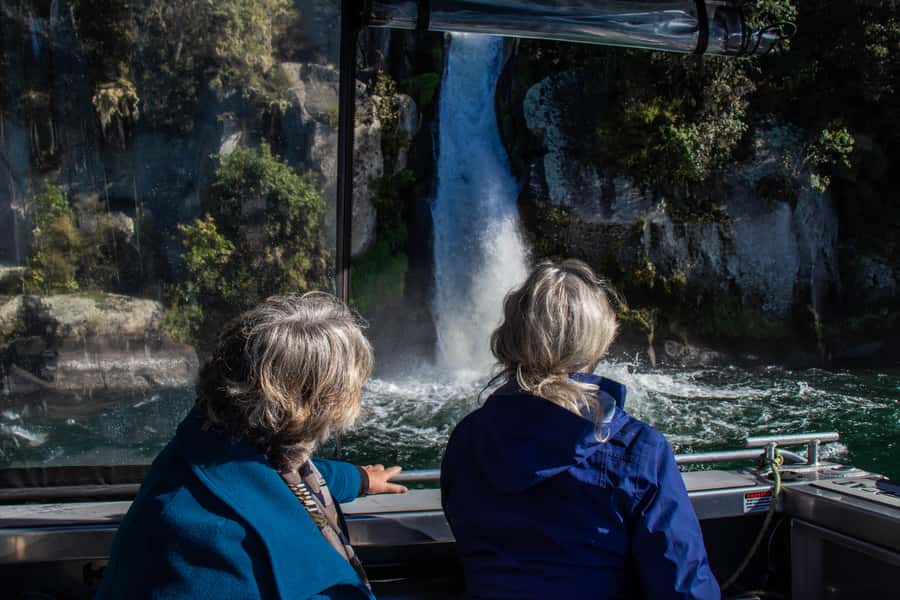 Taupo: Lake Taupo Western Bays Catamaran Tour with Bush Walk - Key points to know before you book