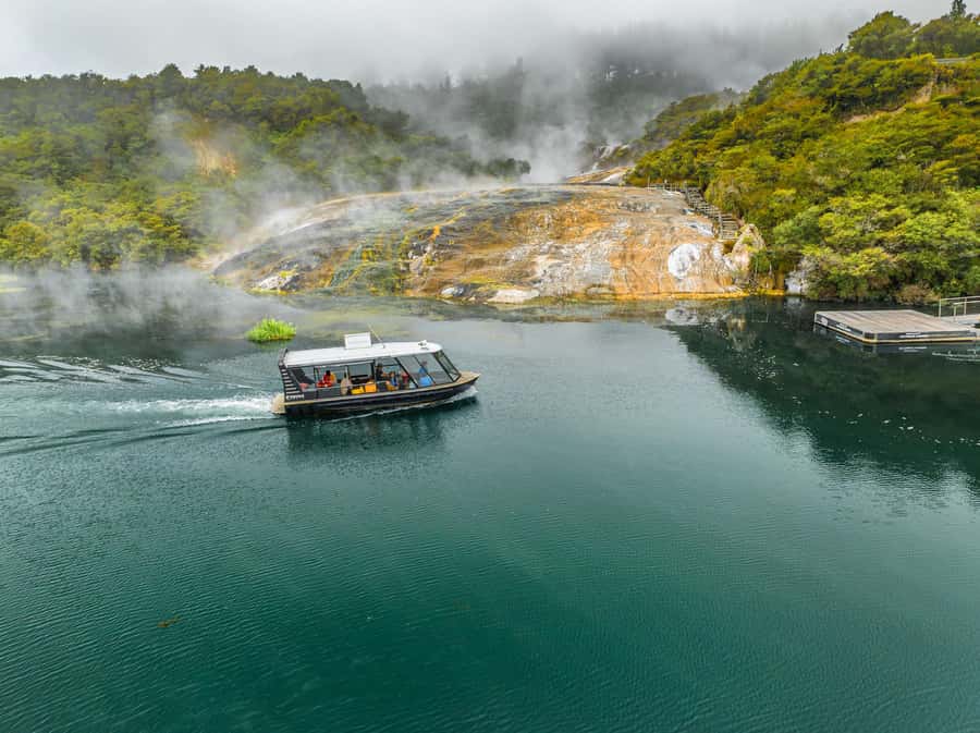 Taupo: Orakei Korako Geothermal Park and Cave Entry Ticket - Starting at the visitor center