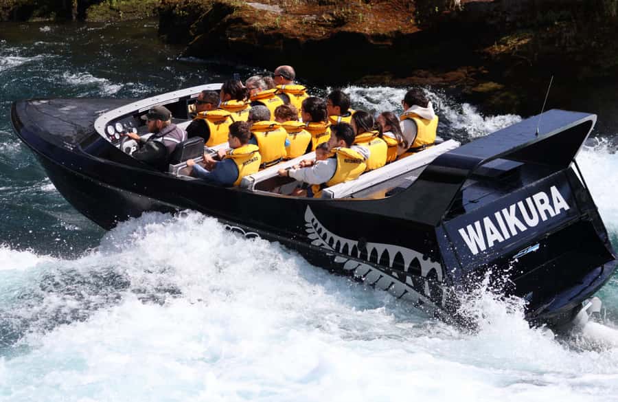 Taupo: Waikato River Jetboating Adventure - What the guides add to the experience