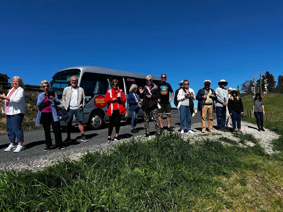Tauranga City & Scenic Sightseeing 2-hour Local Tour - Commentary, Wi-Fi, and the people who shape the ride