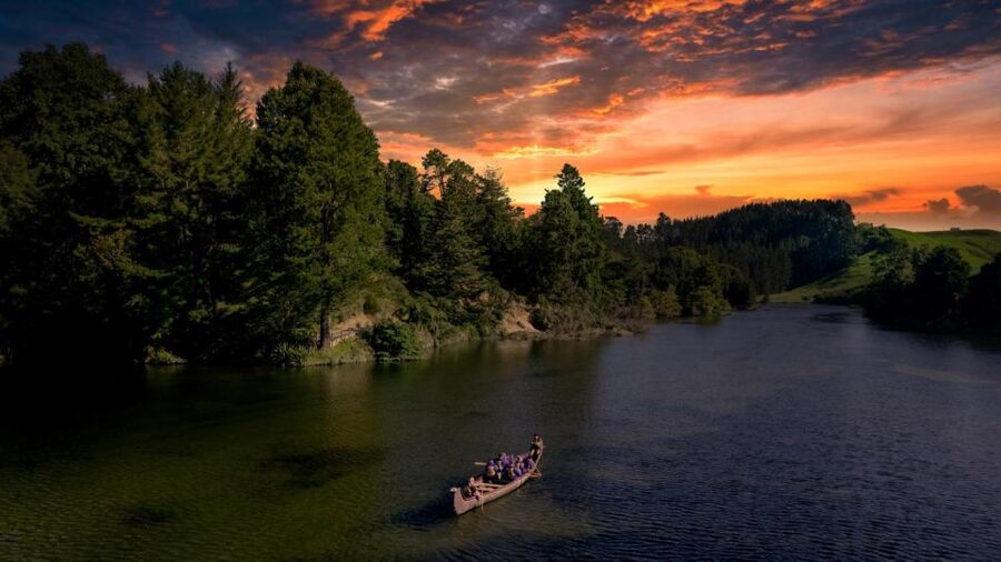 Tauranga: Evening Big Kanu Glowworm Tour - What to wear and leave behind