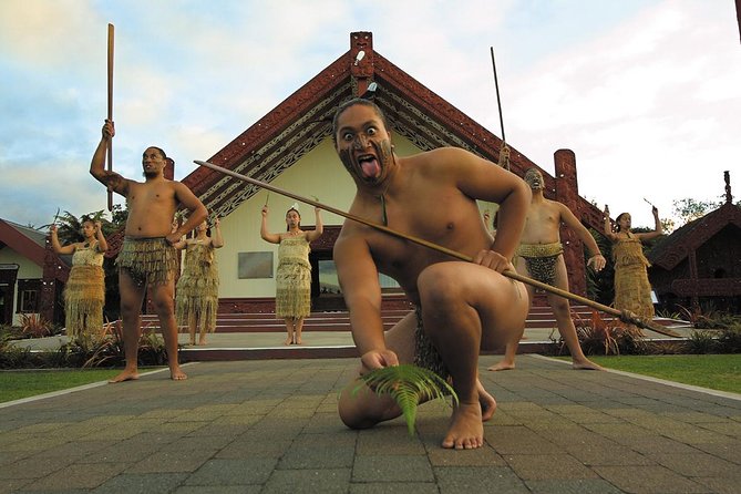 Tauranga Private Excursion: Rotorua -Te Puia-Geysers & Kiwi's - The return route: Okere Falls and the Kaituna River