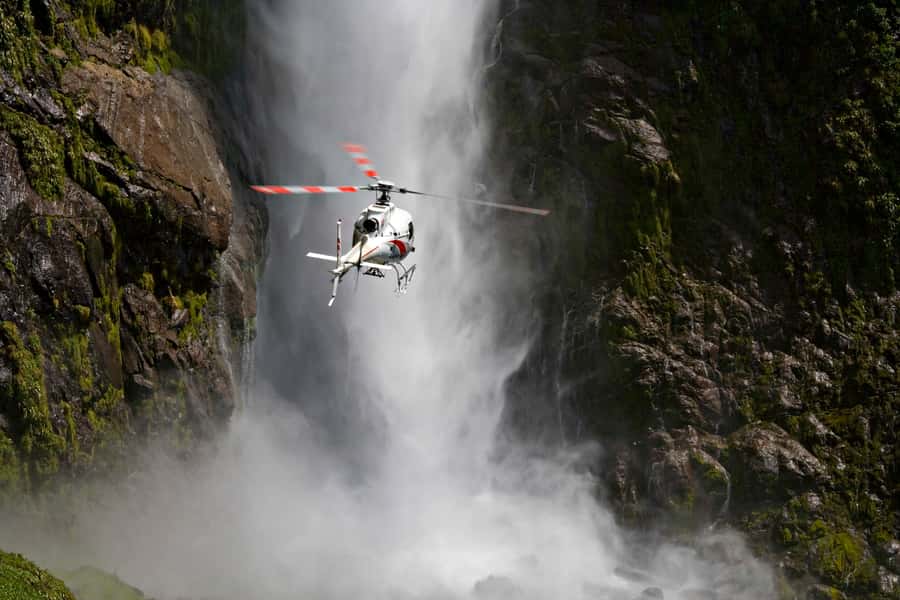Te Anau: 30-Minute Fiordland National Park Scenic Flight - The Kepler Mountains and Great Walk from above