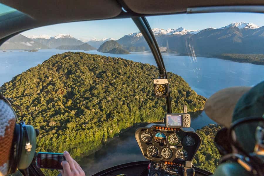Te Anau: 30-Minute Fiordland National Park Scenic Flight - Takeoff above the Te Anau basin