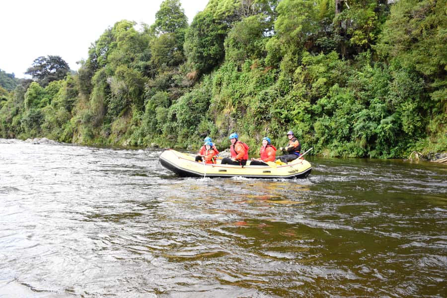Te Awa Kairangi Grade 2 Scenic Rafting Tour - What to bring and what to leave behind