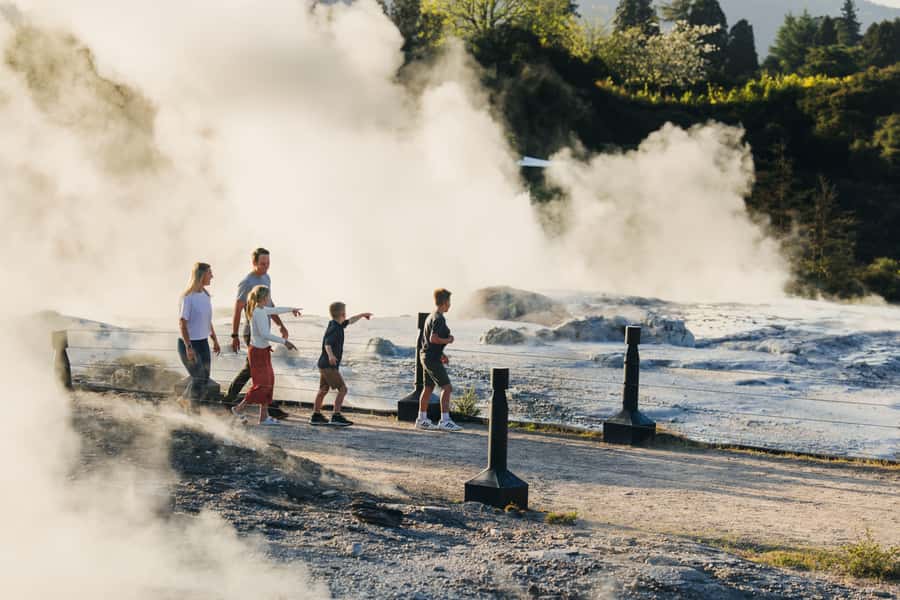 Te Puia: Te Rā Guided Day Tour - Five things to know before you go
