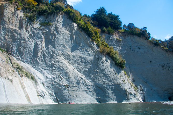 The Awesome Scenic Rafting Adventure - Full Day Rafting on the Rangitikei River - Finishing with a gentle float