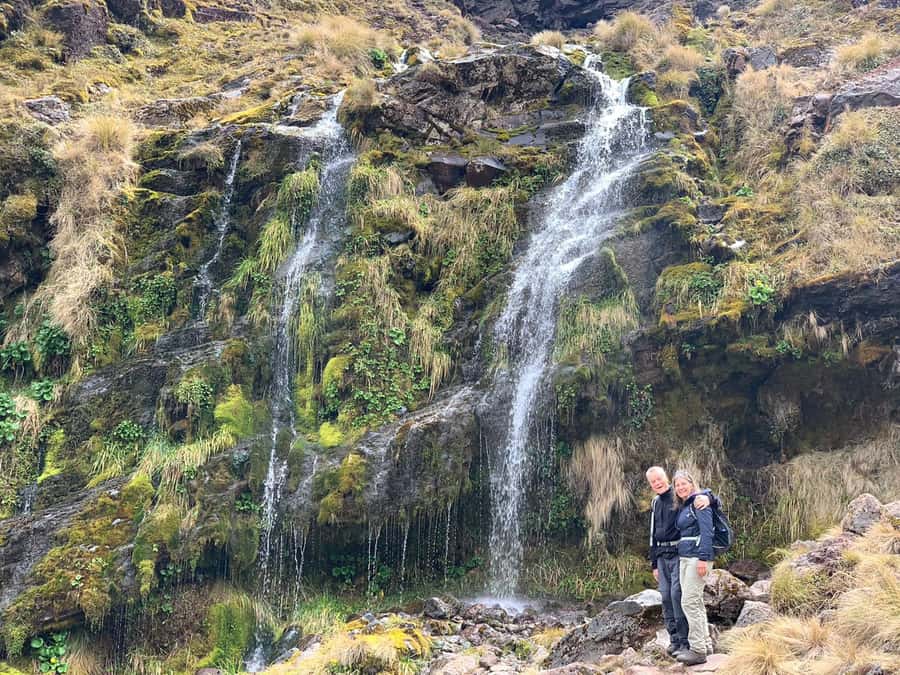 Tongariro Alpine Half Day Guided Group Walk - Why the guide makes a difference