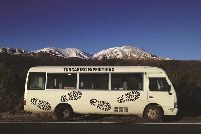 Tongariro Crossing Park & Ride (Ketetahi) - The long descent toward Ketetahi