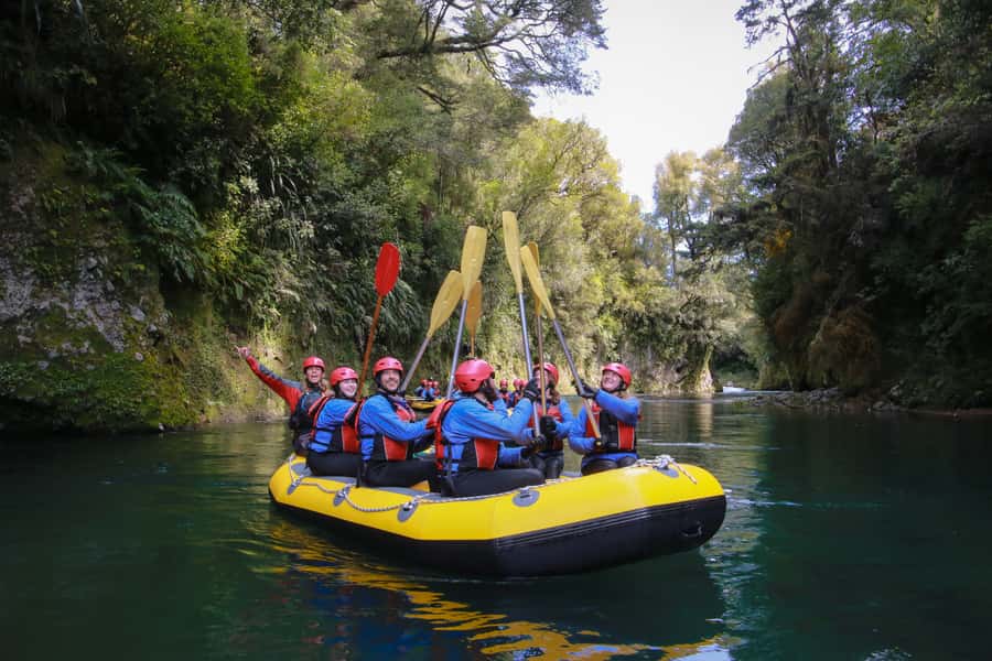 Tongariro River: Grade 3 Whitewater Rafting - Starting at the Turangi rafting base