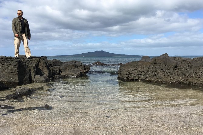 Volcanoes, Coasts, and Secret Spots Afternoon Tour in Auckland - Takapuna’s Black Lava Shore