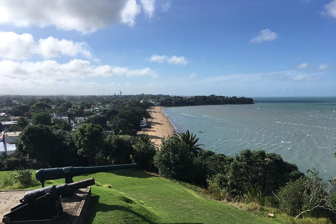 Volcanoes, Coasts, and Secret Spots Afternoon Tour in Auckland - What the Guide Adds