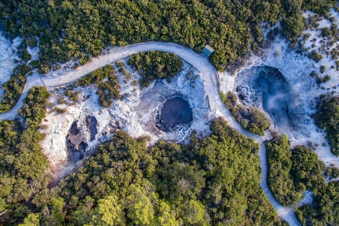 Wai-O-Tapu Thermal Wonderland, Rotorua, New Zealand - How the walk compares with other geothermal parks