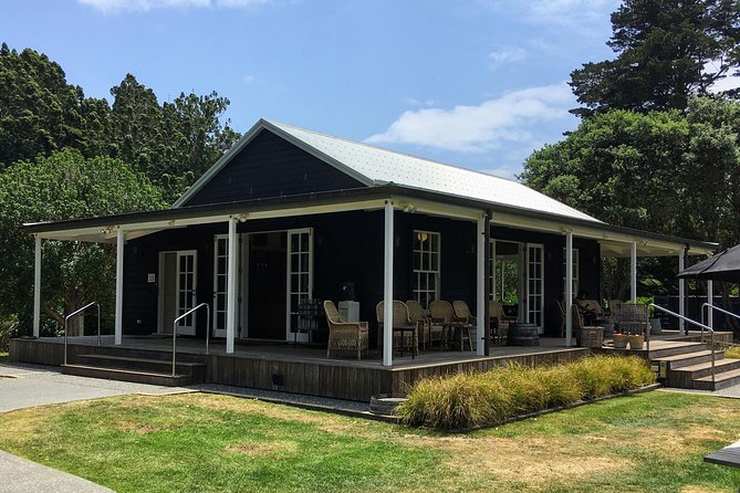 Waiheke Island Experience Tour - Oneroa, a useful final stop