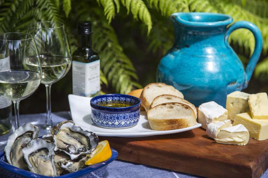 Waiheke Island Gourmet Food and Wine Tour with Lunch - Why this tour works so well on Waiheke
