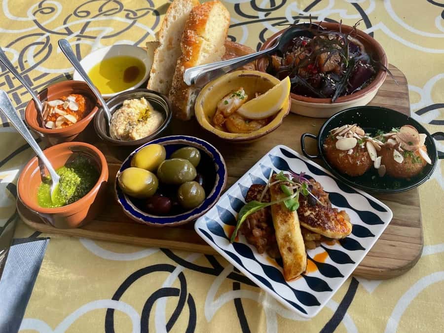Waiheke Island Gourmet Food and Wine Tour with Lunch - The Heke brings the day to a close