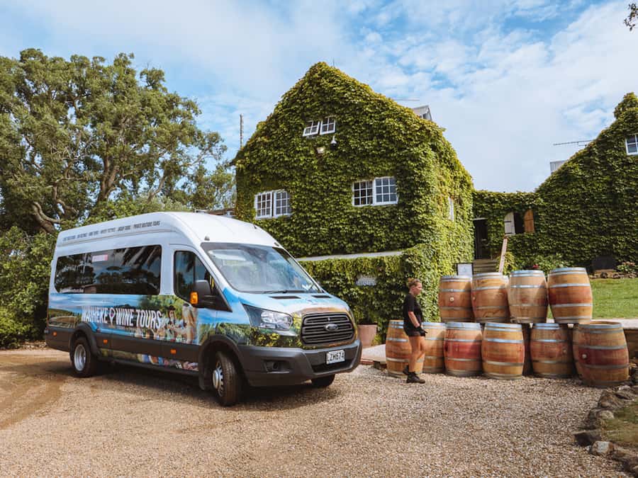 Waiheke Island: Scenic Island Wine Tour & Local Wine Tasting - Batch Winery, views first and lunch second