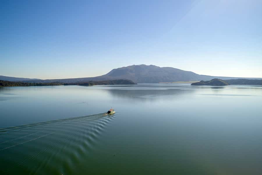 Waimangu: Volcanic Valley Walk and Lake Rotomahana Cruise - Frying Pan Lake and Inferno Crater