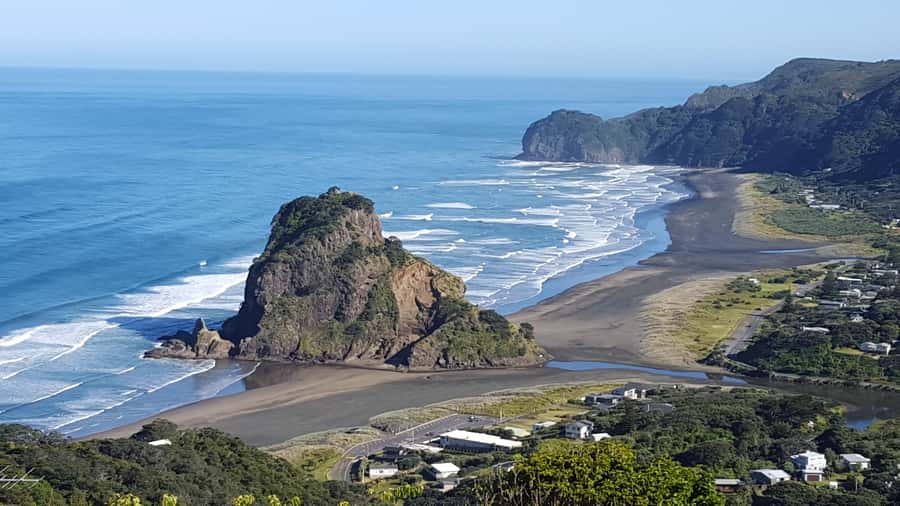 Waitakere Ranges Wilderness Experience Tour from Auckland - Piha Beach and the Black Sand Coast