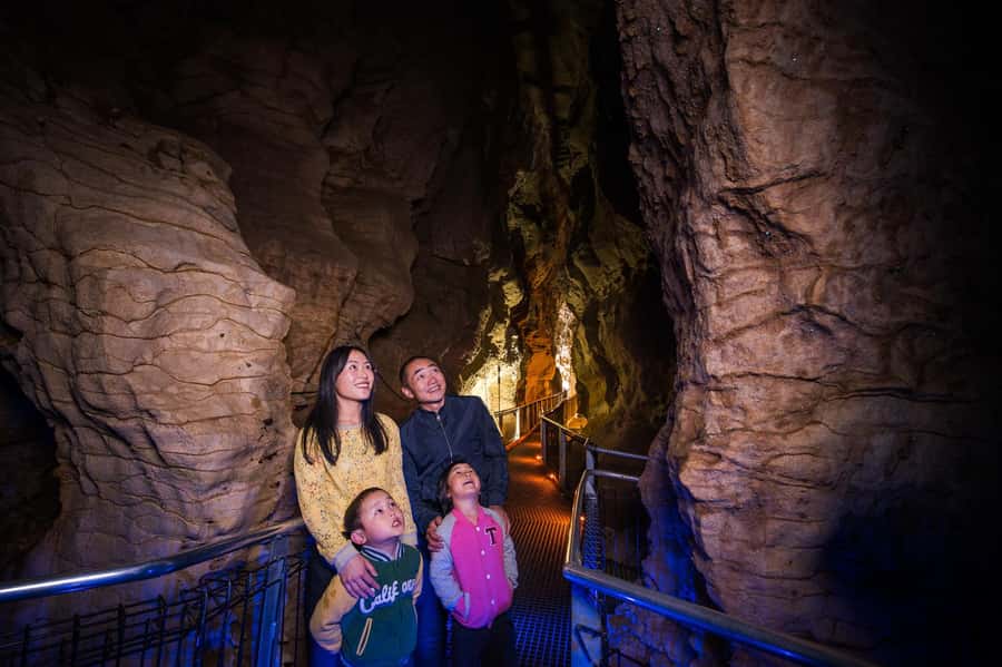 Waitomo Caves: Ruakuri Glowworm Cave Guided Walking Tour - Drum Passage, the Pretties, and the Ghost Passage