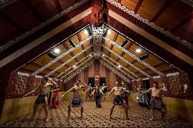 Waitomo Glow Worm Caves & Te Puia (Rotorua) Private Tour - The two-hour road to Rotorua