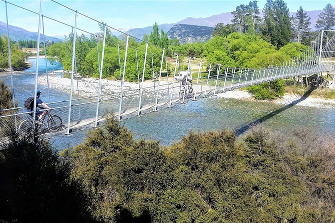 Wanaka Easy Ebike Tour - What the guide adds to the scenery