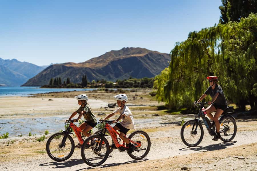 Wānaka: Gladstone Track and Wanaka Trails on Bike or eBike - From the lake to the Hāwea and Wānaka trails