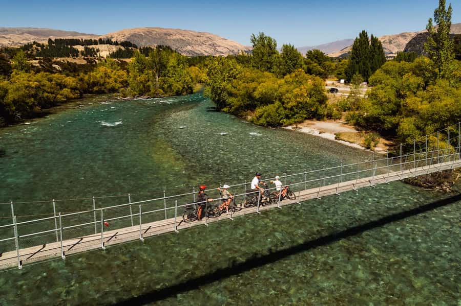 Wānaka: Gladstone Track and Wanaka Trails on Bike or eBike - Riding in summer, winter, and wet weather