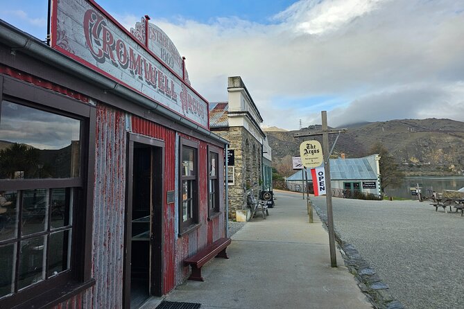 Wanaka Private Day Trip from Queenstown: TravelnGo - The return through Kawarau Gorge is scenic and lively