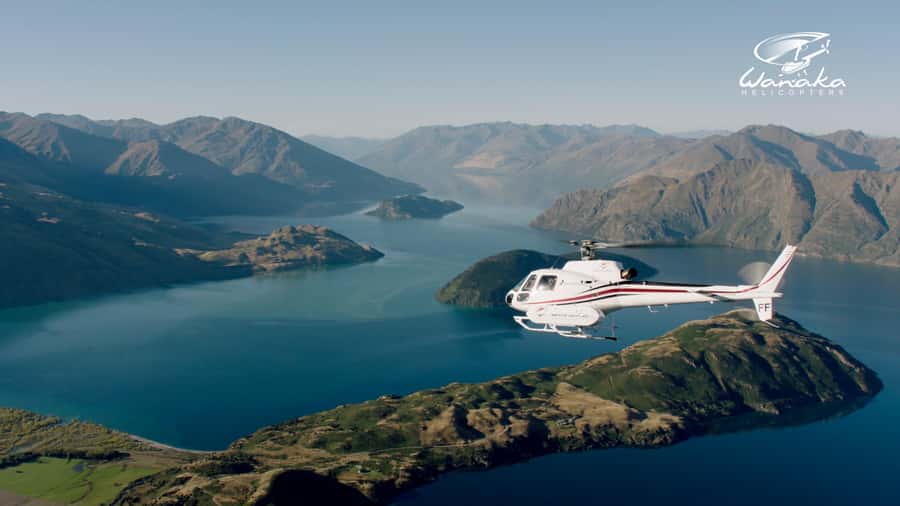 Wānaka: Scenic Helicopter Flight Wānaka Max - Taking off above the Matukituki River