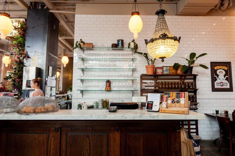 Wellington: 3 Hour Walking Food Tour - Italian family pizza and Wellington’s everyday food culture