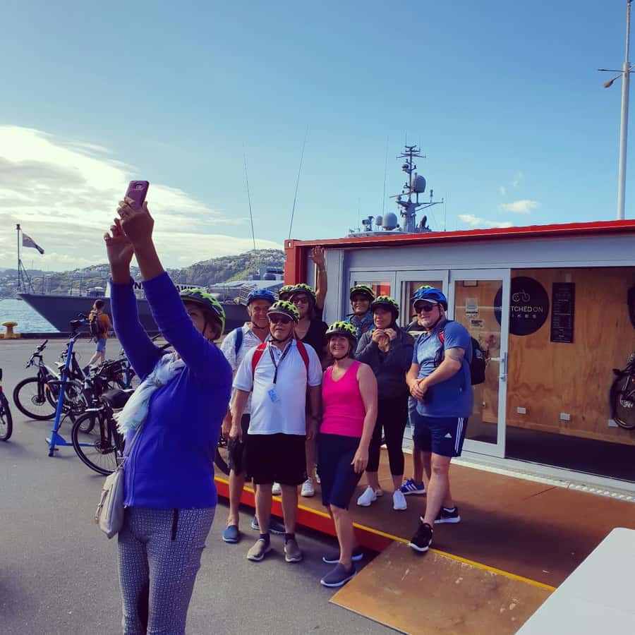 Wellington: Easy Rider Guided eBike Tour - Cruise ship access and meeting-point advice